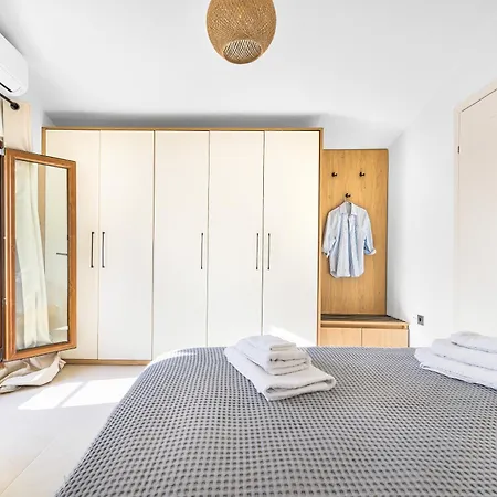 Iconic Marevia Beachfront Holiday home *