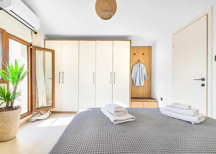 Iconic Marevia Beachfront 度假居 *