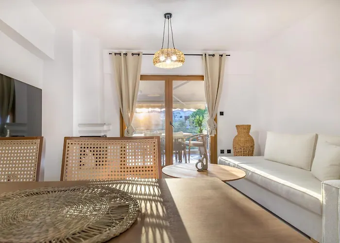 度假居 Iconic Marevia Beachfront 佩科霍里