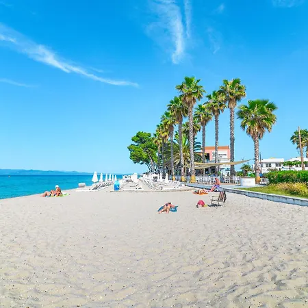 Iconic Marevia Beachfront Case de vacanță Pefkochori