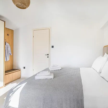 Case de vacanță Iconic Marevia Beachfront